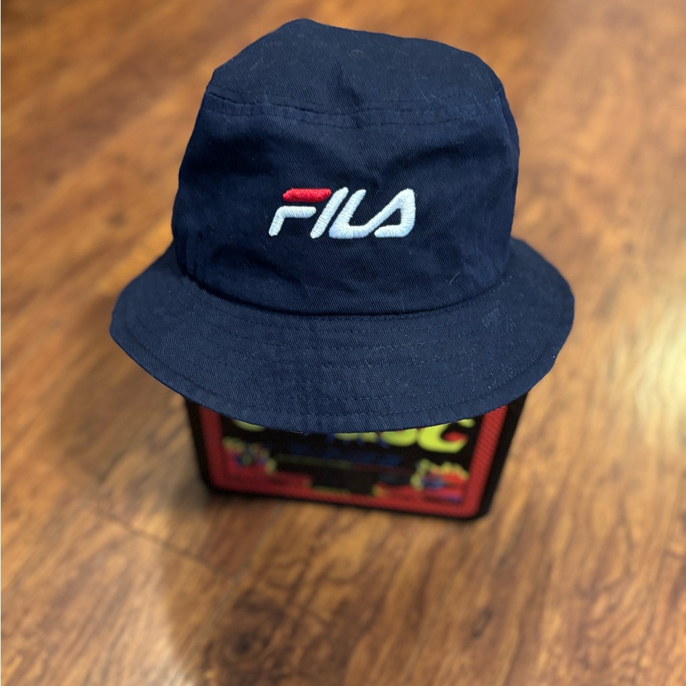 Bucket hat
